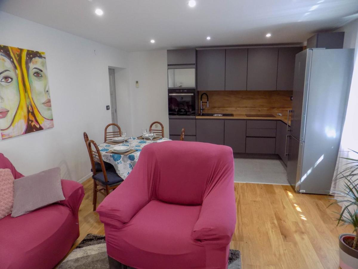 Oriella Apartmans And Room Новиград Екстериор снимка