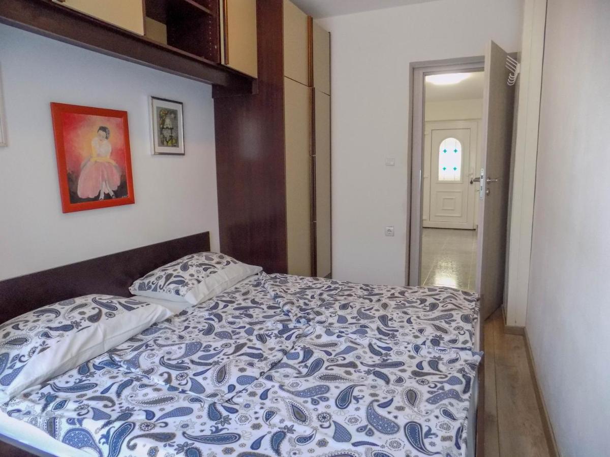 Oriella Apartmans And Room Новиград Екстериор снимка