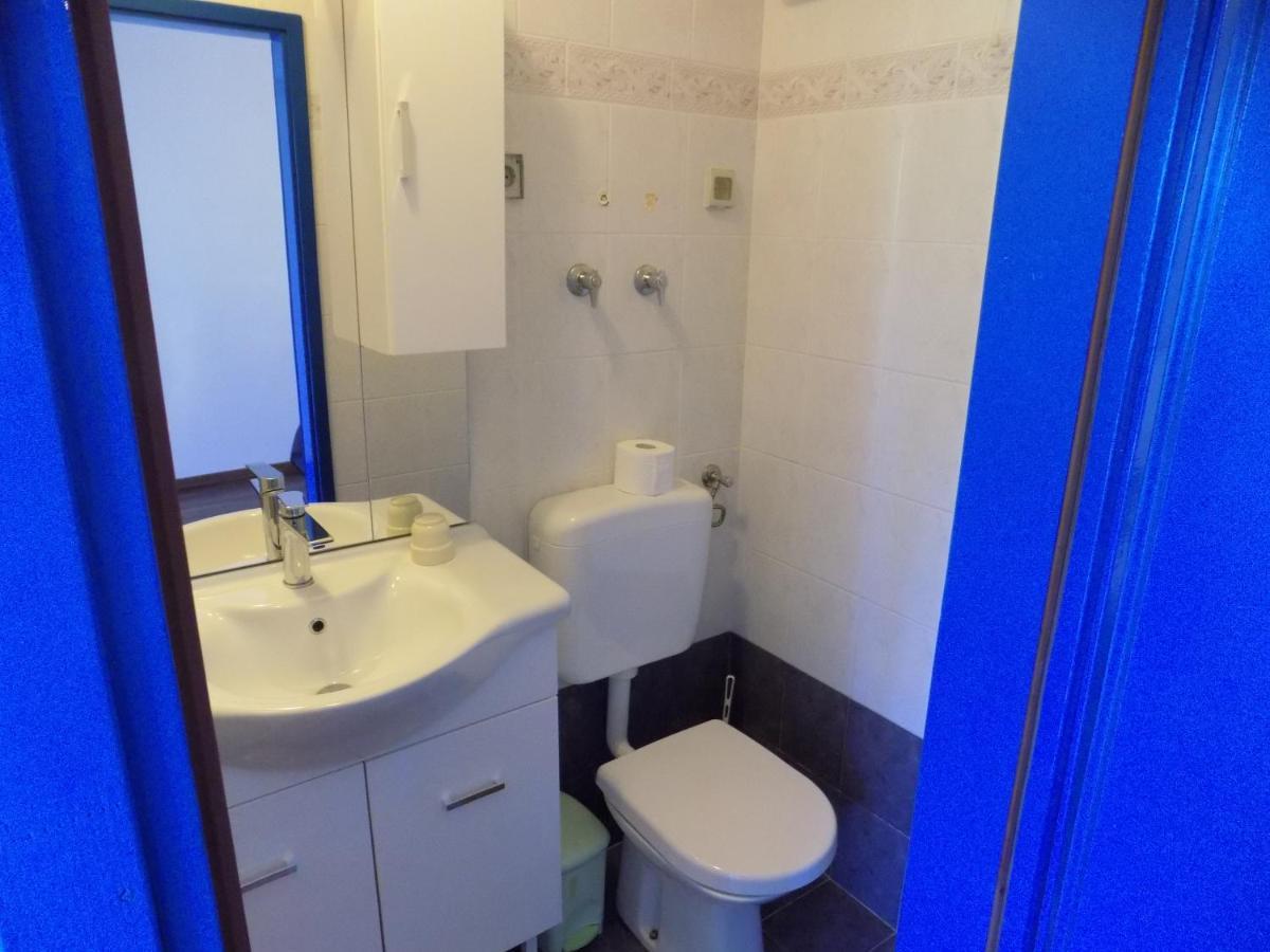 Oriella Apartmans And Room Новиград Екстериор снимка